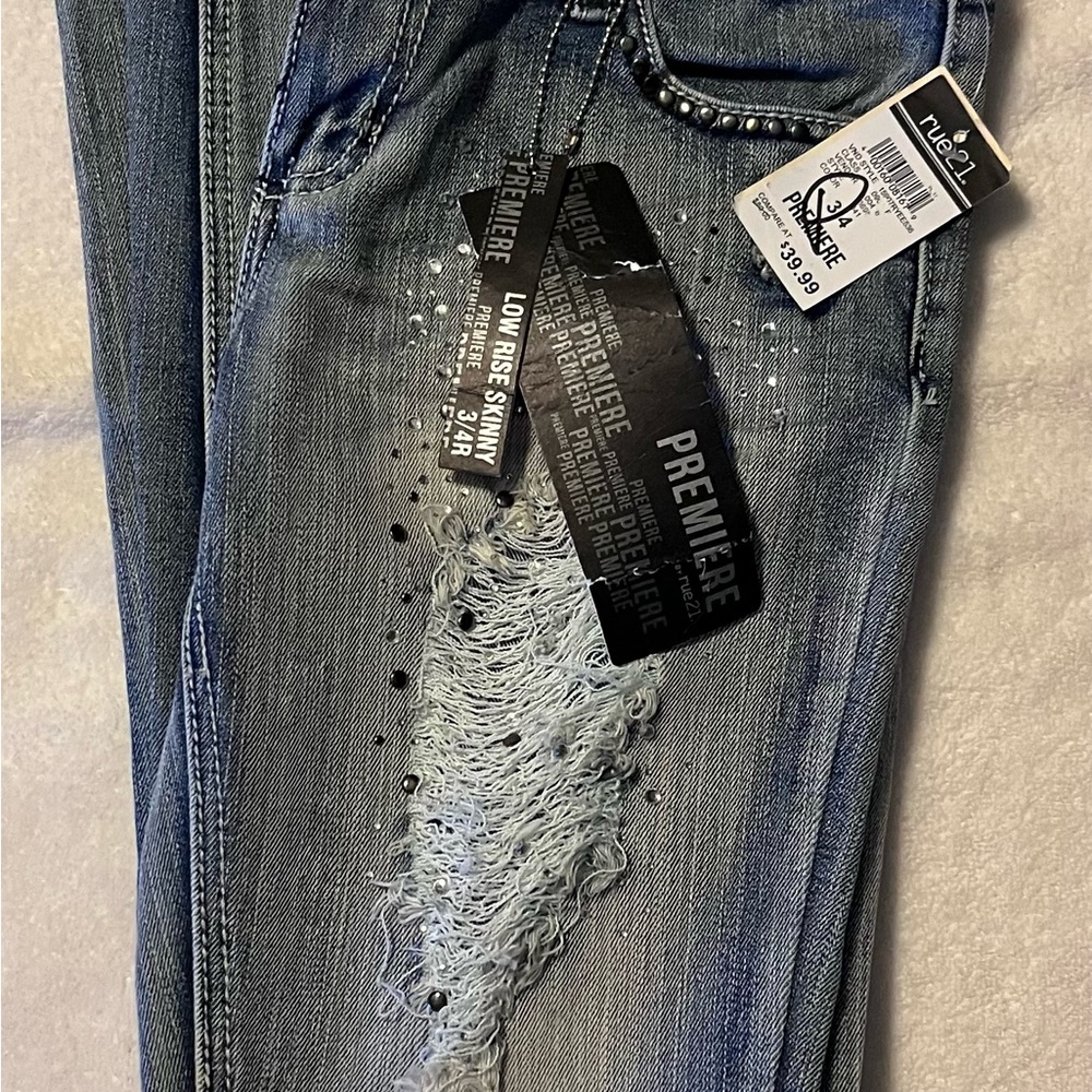 Women’s Rue 21 jeans. Size 3/4 R - Picture 6 of 9